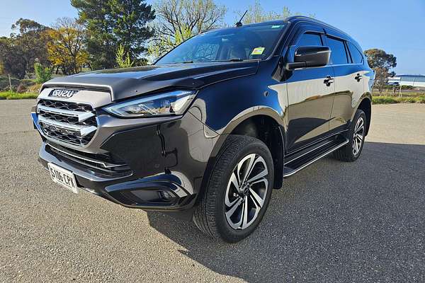 2022 Isuzu MU-X LS-T