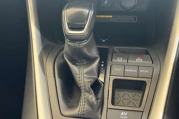 2020 Toyota RAV4 GXL AXAH52R