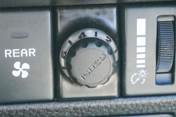 2023 Isuzu MU-X LS-U