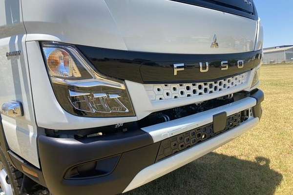 2025 Fuso Canter 4x4