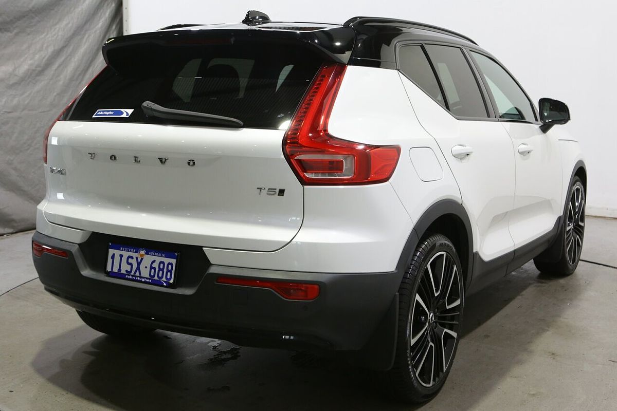 2020 Volvo XC40 T5 R-Design