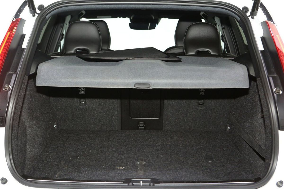 2020 Volvo XC40 T5 R-Design