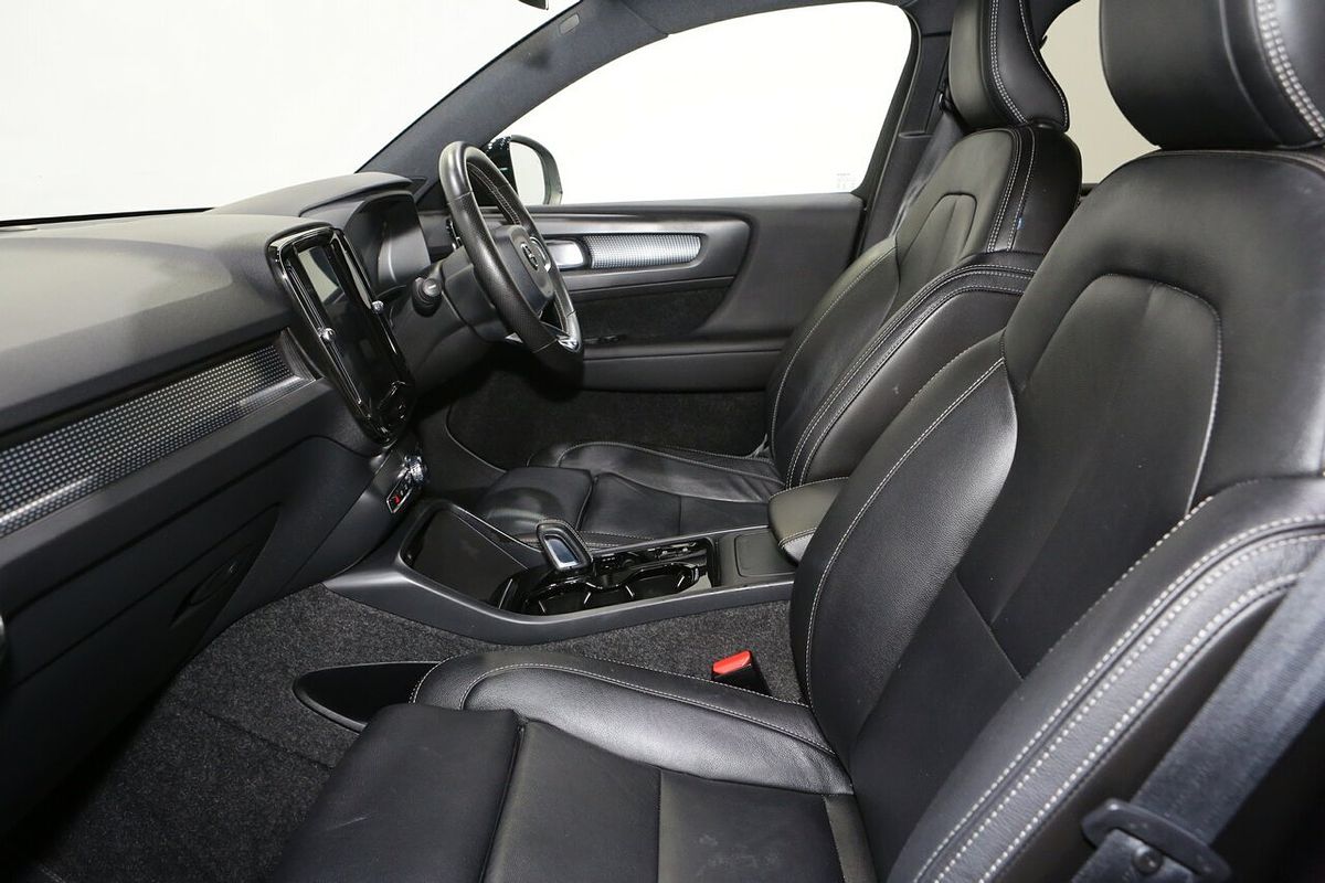 2020 Volvo XC40 T5 R-Design