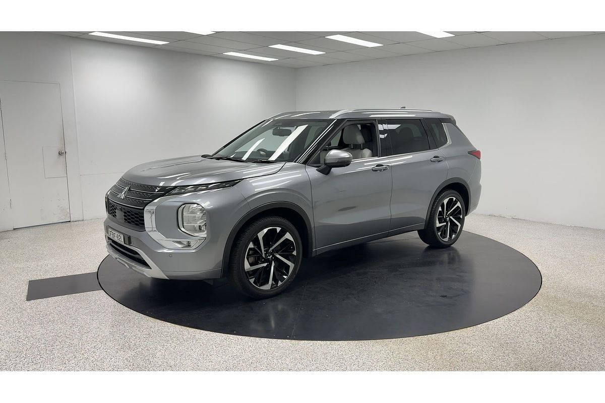 2023 Mitsubishi Outlander Exceed ZM