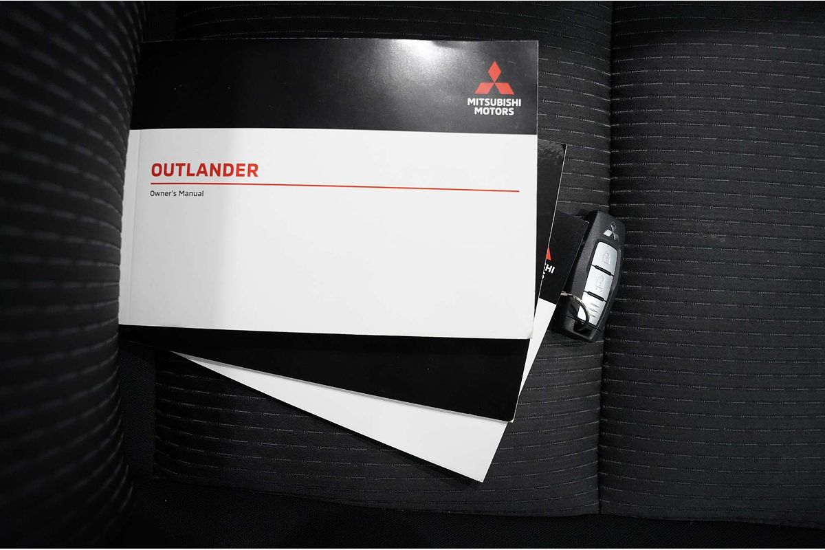 2021 Mitsubishi Outlander ES ZM