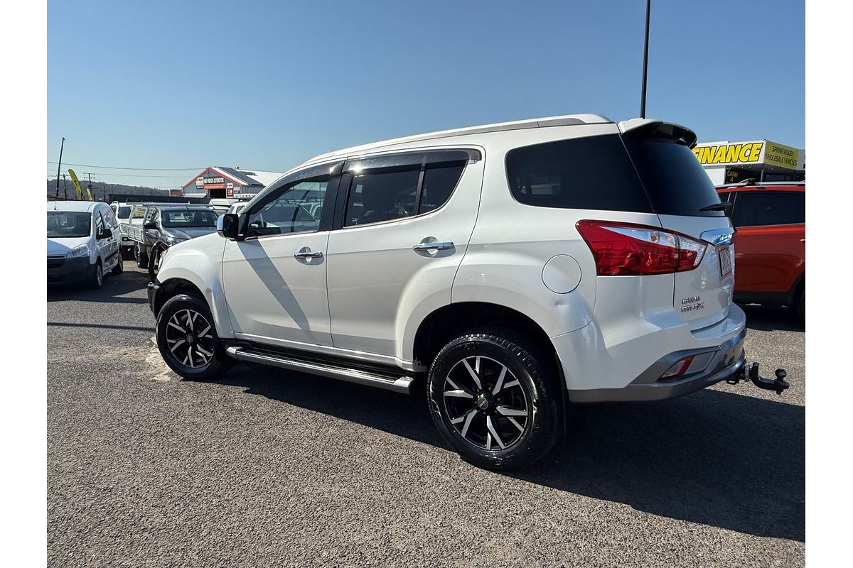 2020 Isuzu MU-X LS-T