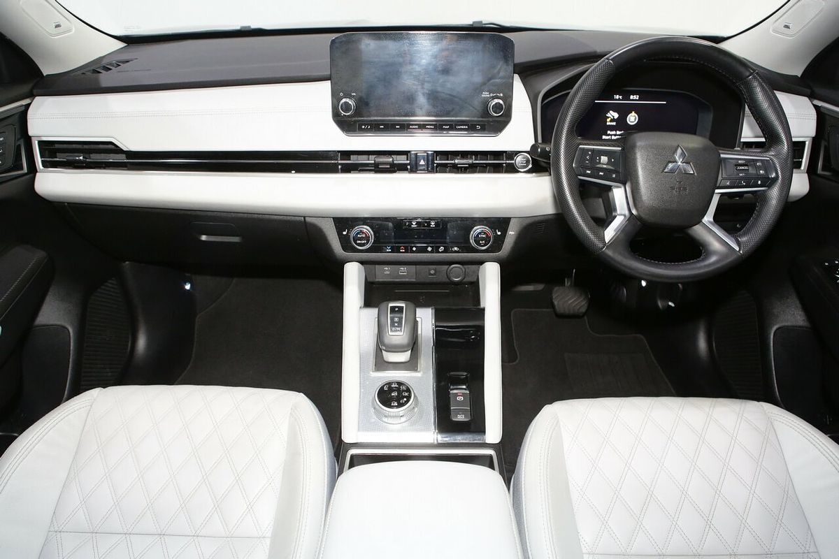 2022 Mitsubishi Outlander Exceed ZM