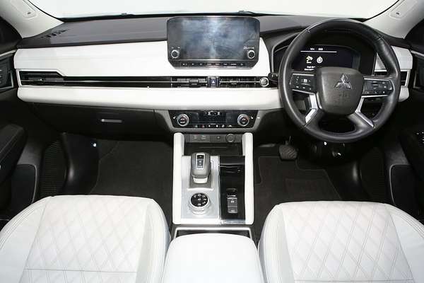 2022 Mitsubishi Outlander Exceed ZM
