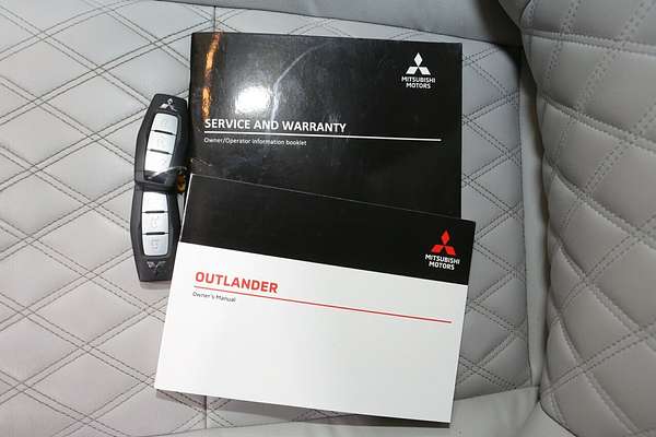 2022 Mitsubishi Outlander Exceed ZM