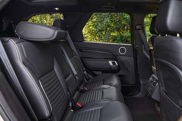 2023 Land Rover Discovery P360 Dynamic HSE Series 5