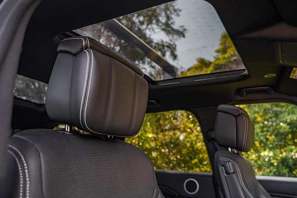 2023 Land Rover Discovery P360 Dynamic HSE Series 5