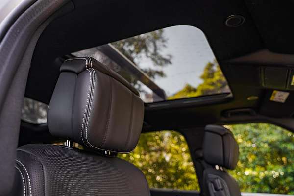 2023 Land Rover Discovery P360 Dynamic HSE Series 5