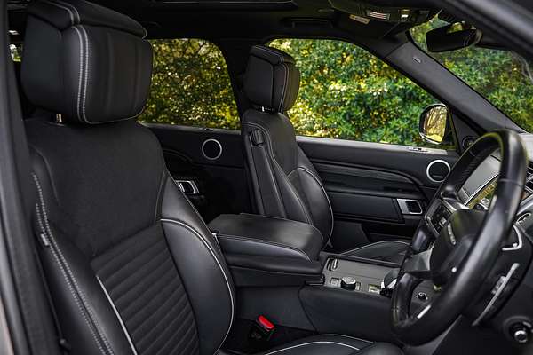 2023 Land Rover Discovery P360 Dynamic HSE Series 5