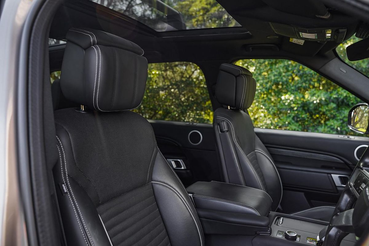 2023 Land Rover Discovery P360 Dynamic HSE Series 5