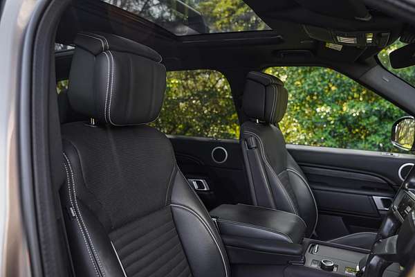 2023 Land Rover Discovery P360 Dynamic HSE Series 5