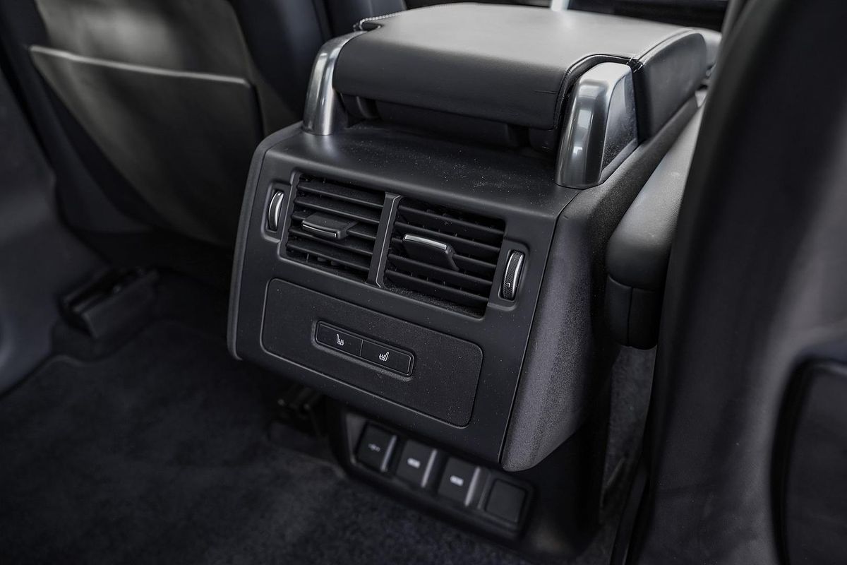 2023 Land Rover Discovery P360 Dynamic HSE Series 5