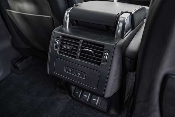 2023 Land Rover Discovery P360 Dynamic HSE Series 5