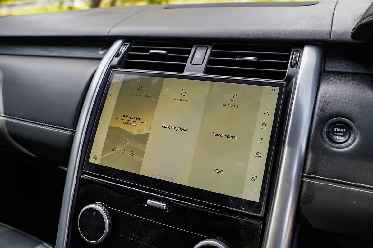 2023 Land Rover Discovery P360 Dynamic HSE Series 5