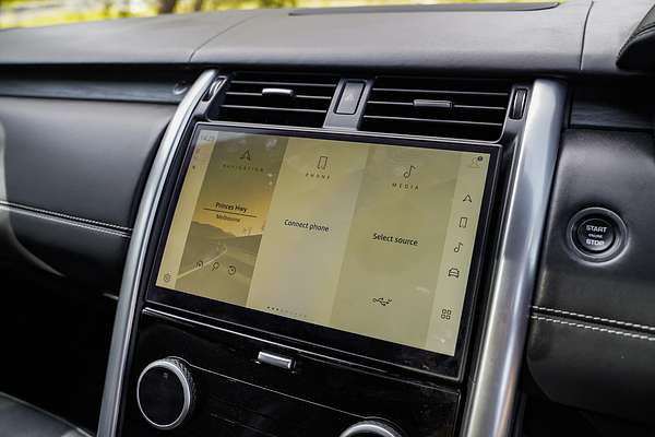 2023 Land Rover Discovery P360 Dynamic HSE Series 5