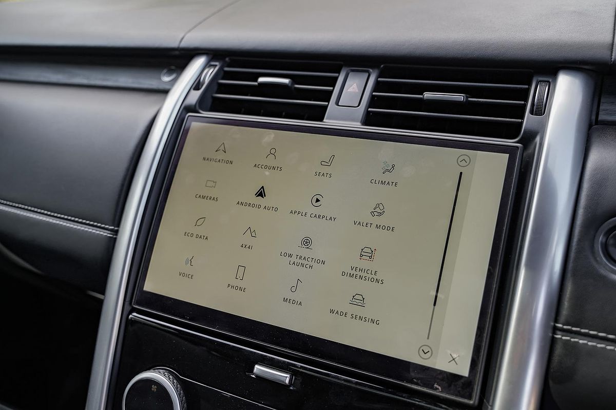 2023 Land Rover Discovery P360 Dynamic HSE Series 5