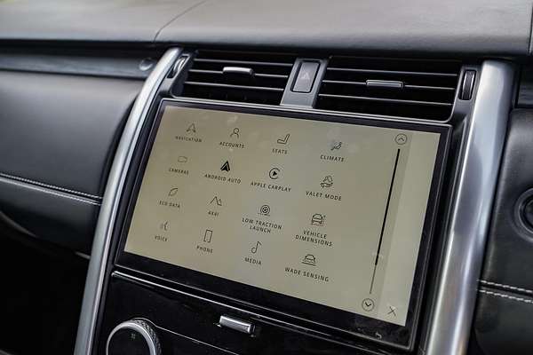 2023 Land Rover Discovery P360 Dynamic HSE Series 5