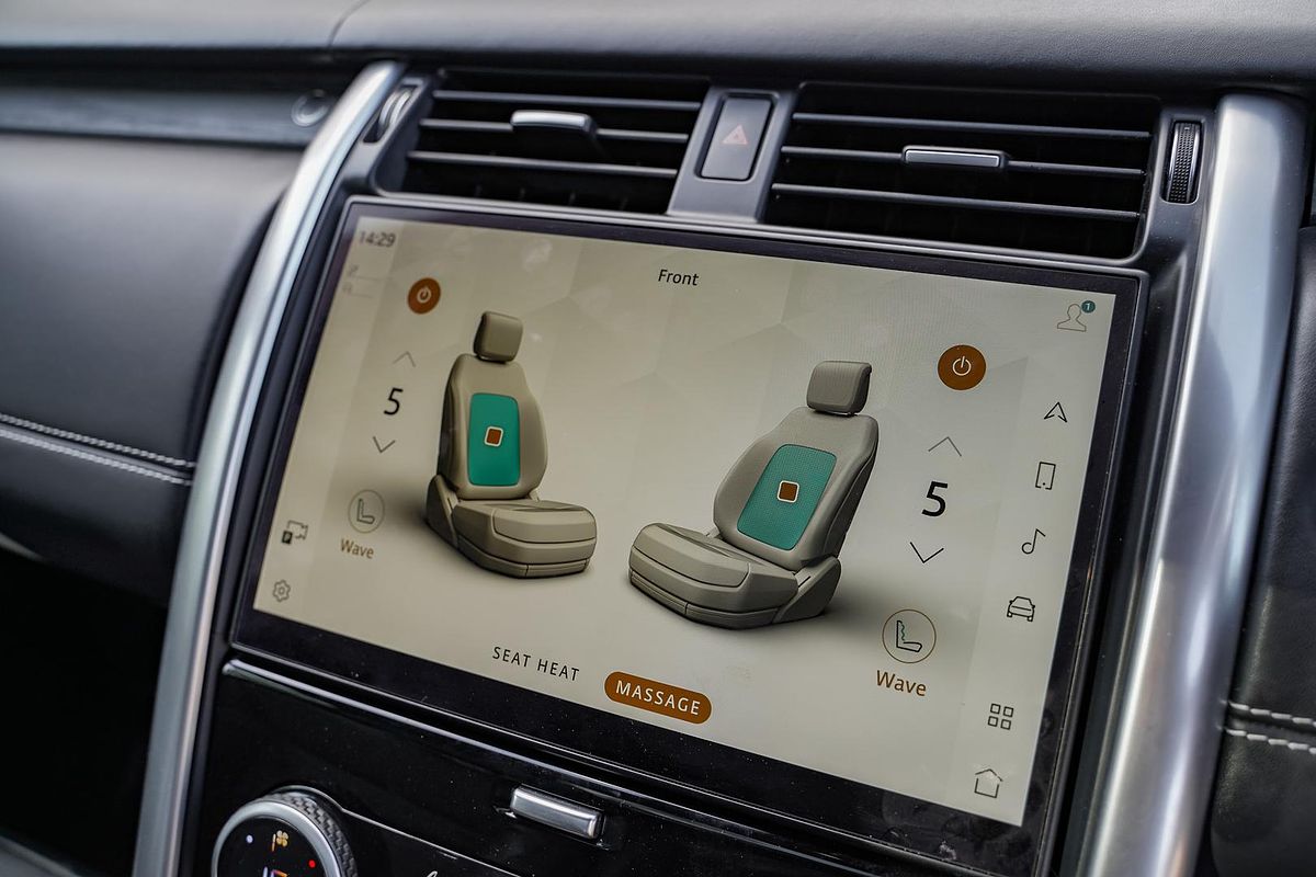 2023 Land Rover Discovery P360 Dynamic HSE Series 5
