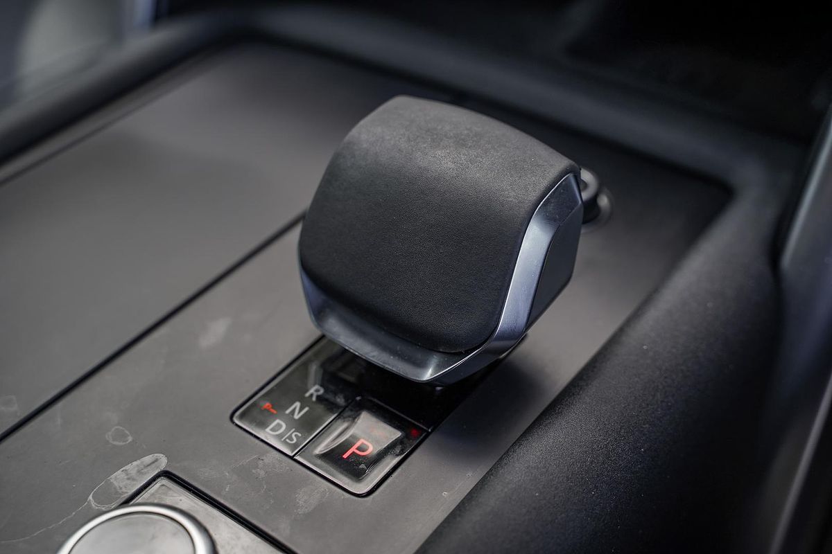 2023 Land Rover Discovery P360 Dynamic HSE Series 5