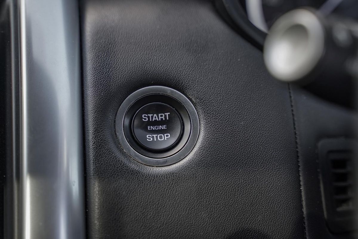 2023 Land Rover Discovery P360 Dynamic HSE Series 5