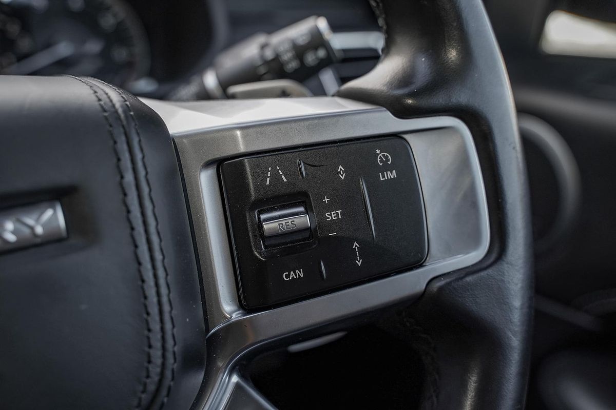 2023 Land Rover Discovery P360 Dynamic HSE Series 5