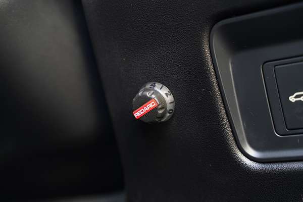 2023 Land Rover Discovery P360 Dynamic HSE Series 5