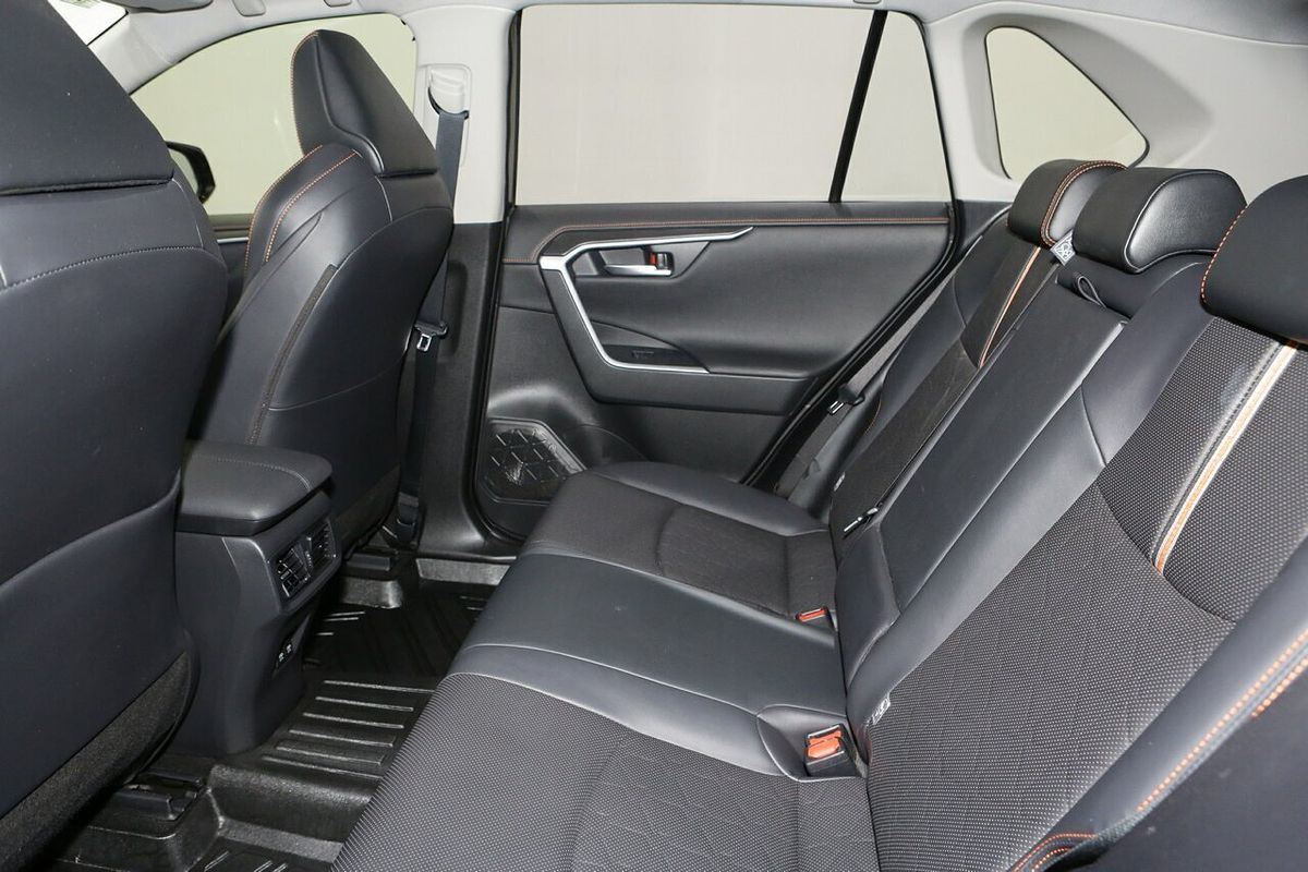 2020 Toyota RAV4 Edge AXAA54R