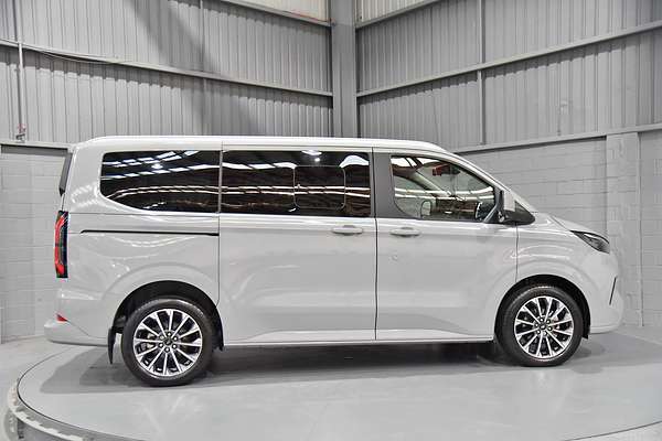 2024 Ford Tourneo Titanium X AV SWB