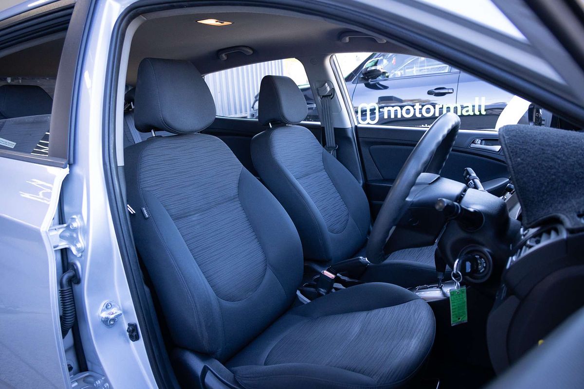 2017 Hyundai Accent Active RB4