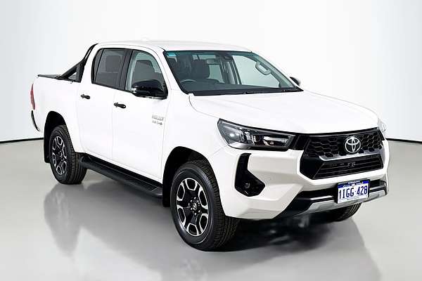 2024 Toyota Hilux SR5 48V GUN126R 4X4