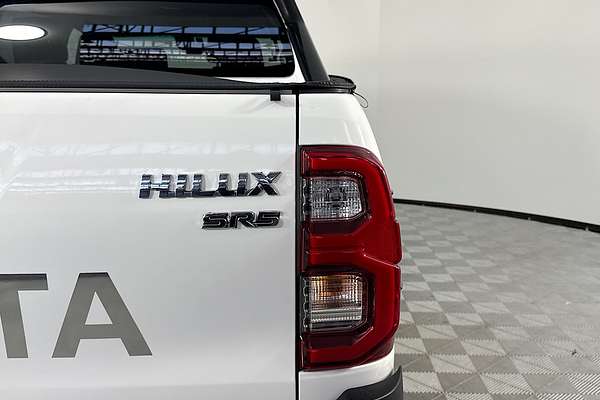 2024 Toyota Hilux SR5 48V GUN126R 4X4