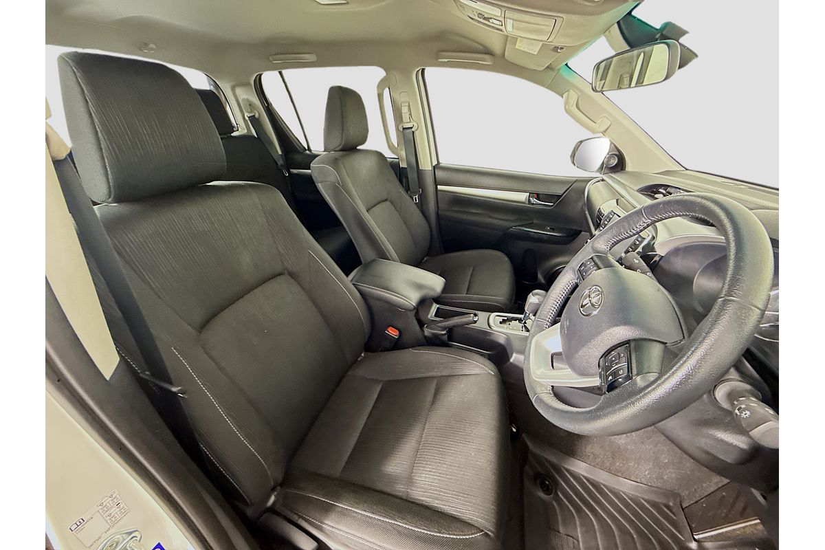 2024 Toyota Hilux SR5 48V GUN126R 4X4