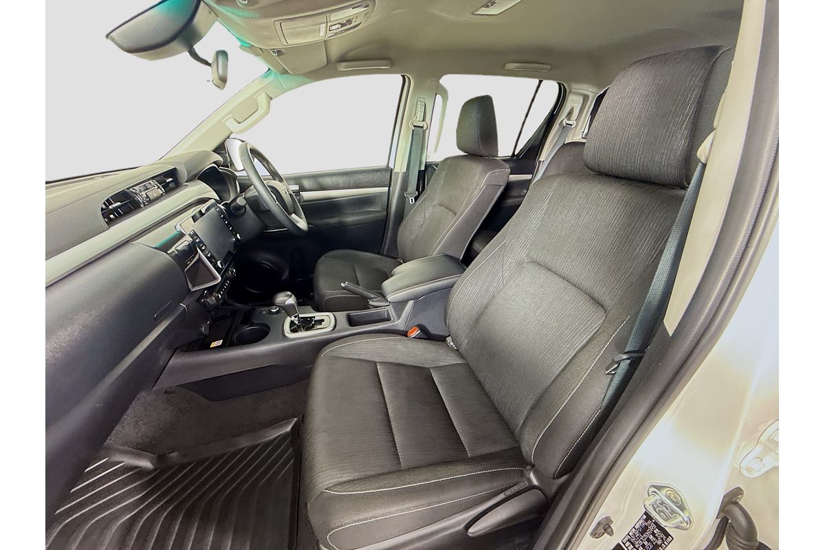 2024 Toyota Hilux SR5 48V GUN126R 4X4