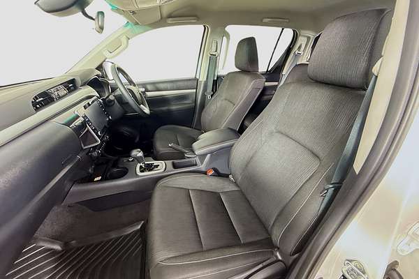2024 Toyota Hilux SR5 48V GUN126R 4X4