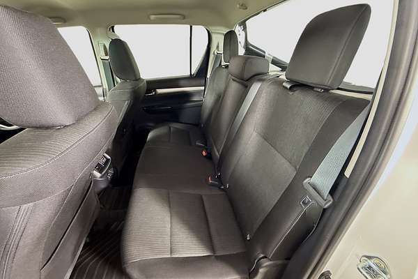 2024 Toyota Hilux SR5 48V GUN126R 4X4