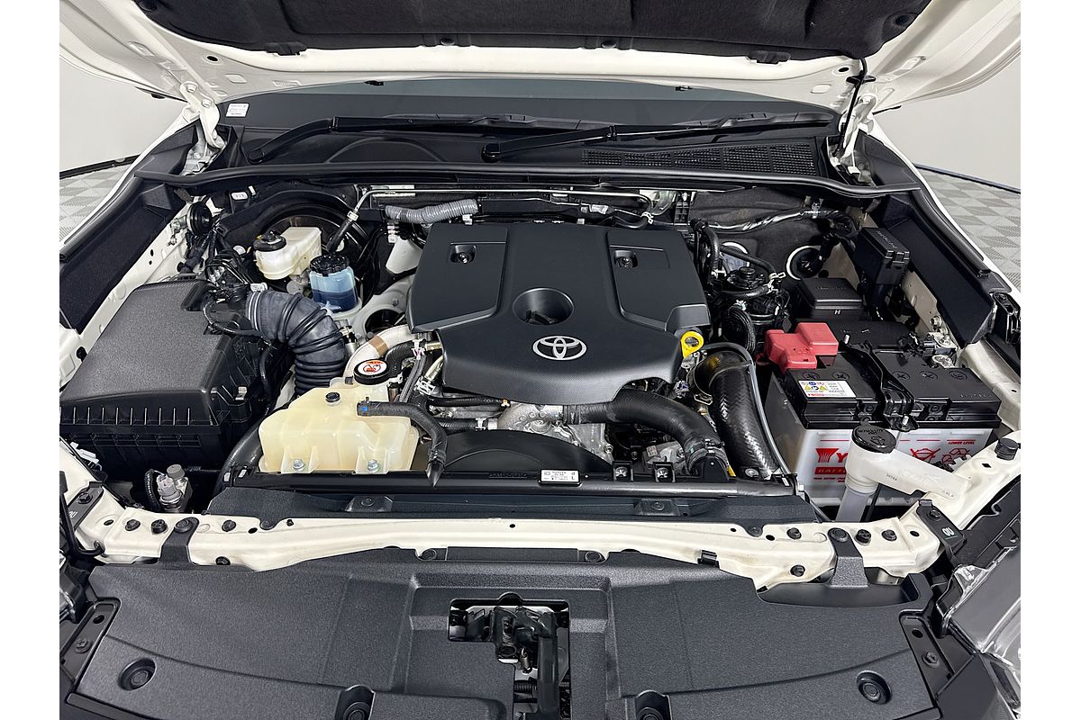 2024 Toyota Hilux SR5 48V GUN126R 4X4