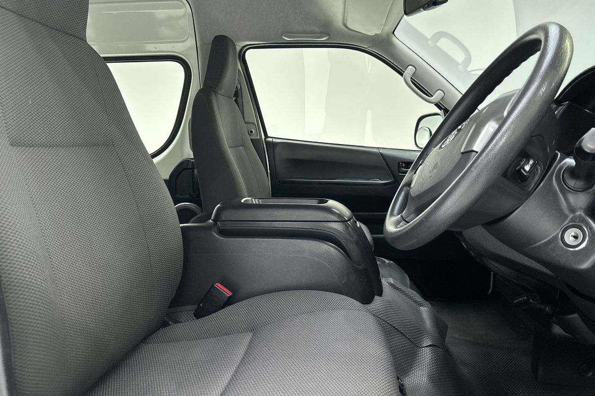 2017 Toyota Hiace Commuter KDH223R ELWB High Roof