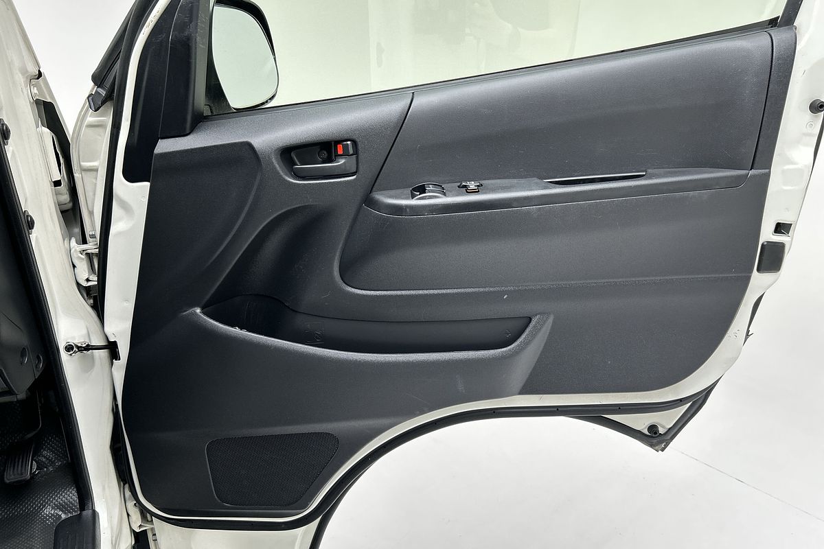 2017 Toyota Hiace Commuter KDH223R ELWB High Roof