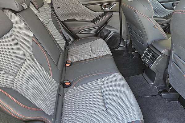 2025 Subaru Forester 2.5i Sport S5
