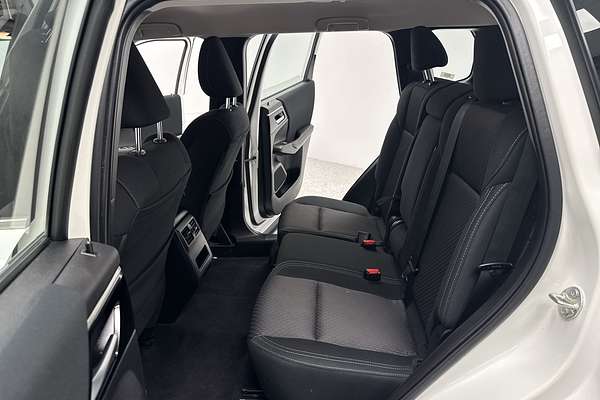 2023 Mitsubishi Outlander ES ZM