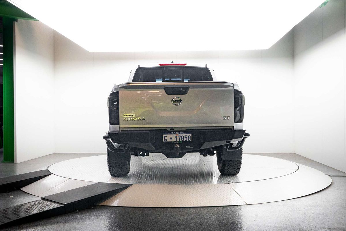 2015 Nissan Navara ST D23 4X4