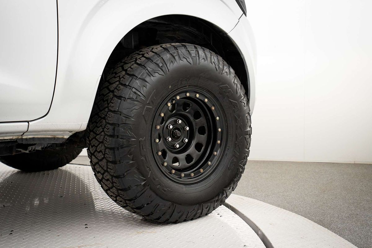 2015 Nissan Navara ST D23 4X4