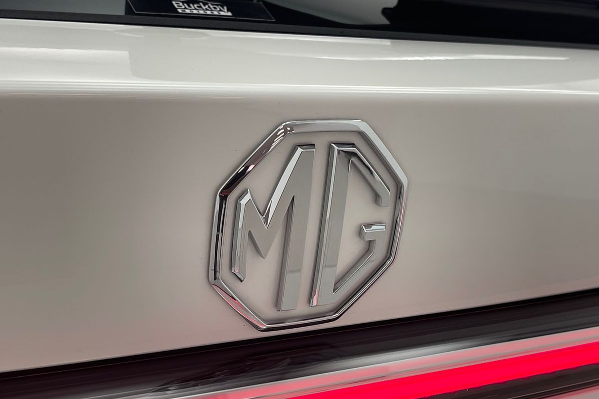 2025 MG HS Vibe AS33
