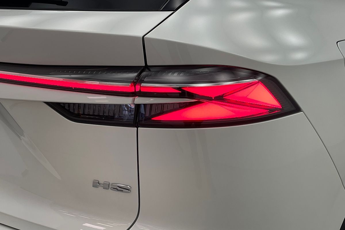 2025 MG HS Vibe AS33