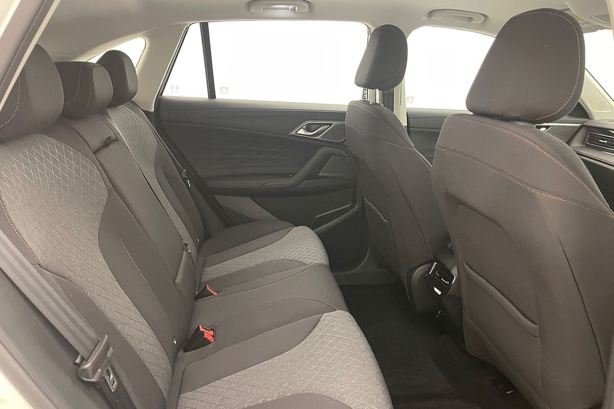 2025 MG HS Vibe AS33