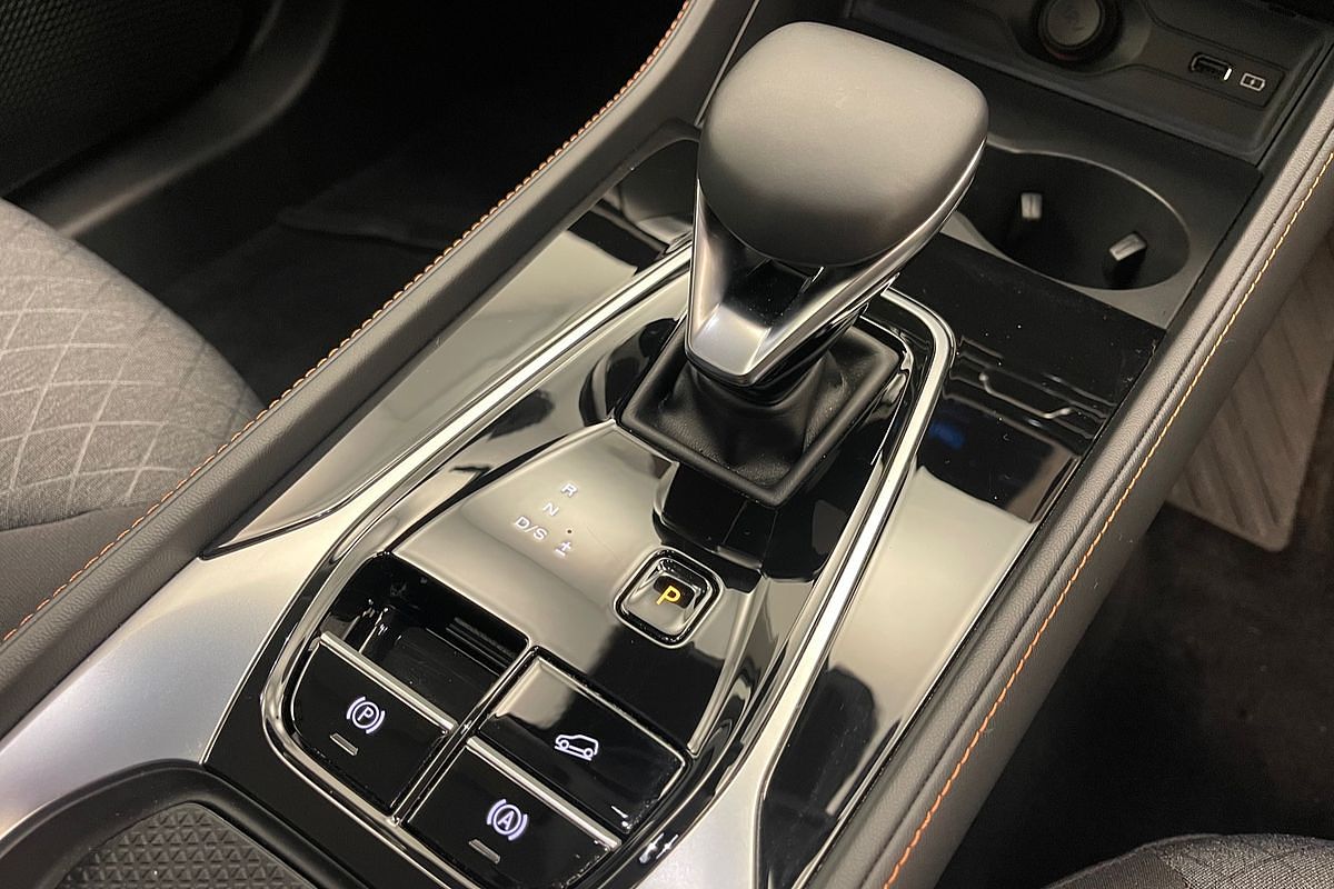 2025 MG HS Vibe AS33